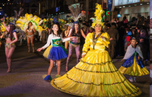 La alegría y el entusiasmo desbordaron las calles de Punta Arenas en la primera noche de carnaval