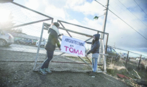 Alumnos de arquitectura levantan toma en Instituto de la Patagonia