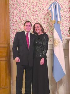 “Ojalá podamos cortar definitivamente el alambre de acero que aún nos separa”