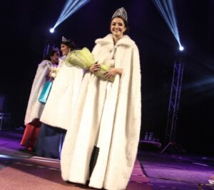 A poco de entregar la corona Valentina Oyarzún dijo estar feliz de la experiencia vivida