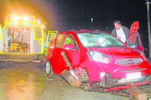 Conductora con lesiones tras estrellarse contra barrera de contención en la ruta