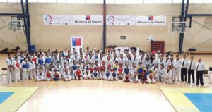 Evento masivo de taekwondo en el Gimnasio Fiscal