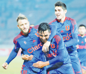La azul de la U es la camiseta más vendida en Chile