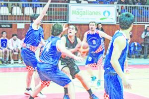Inacap venció a Sokol 77 a 61 y estiró la serie a un tercer 