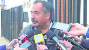 Tío de Irma Solís: 