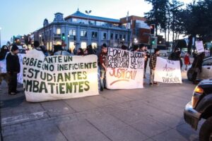 Jóvenes interrumpieron el tránsito en Bories con Colón