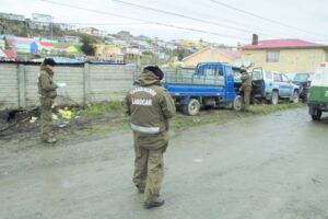 Robo de autos: un menor detenido en persecución y cinco afectados en una cuadra