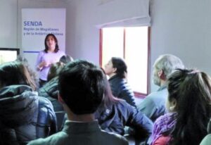 Conforman mesa para prevenir consumo de alcohol y drogas