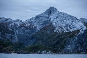 Pre expedición a isla Madre de Dios dio inicio a su travesía a través de los fiordos y canales de Última Esperanza