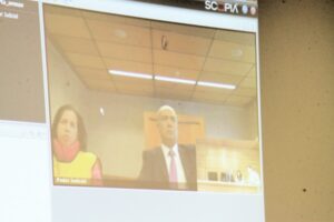 Mujer que cumple condena en Santiago fue formalizada por estafar a magallánica desde la cárcel