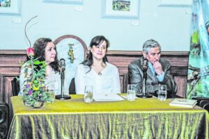 Se lanzó libro “Pilmaiquen, Ser del Alba”, de la escritora Marcia Lara Acuña