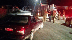 Esta madrugada detienen a tres jóvenes que robaron un vehículo en sector Villa Jardín de la Patagonia