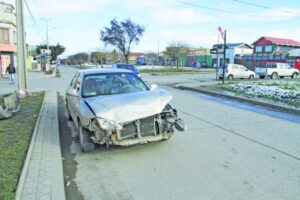 Conductor provocó accidente, se fugó y dejó una persona lesionada