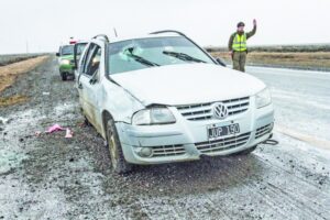 Con riesgo vital y conectado a ventilación asistida permanece bebé lesionado en accidente