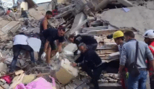 Al menos 73 muertos por terremoto en centro de Italia