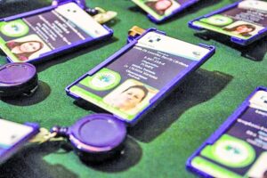 Entregan credencial a personas con enfermedades raras