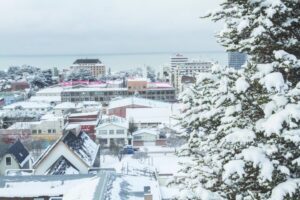 La nieve fue la blanca protagonista de una tardía jornada invernal en Punta Arenas
