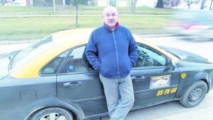 Taxista que trasladó a mujer herida impactado por violenta riña entre familiares