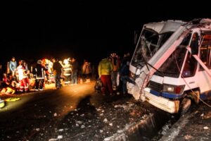 Colectiveros denuncian nula fiscalización de Transportes a vehículos “piratas”