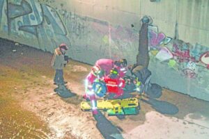 En la UTI permanece joven que cayó al Río de las Minas