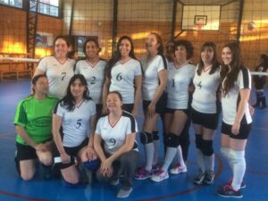 Vóleibol femenino: Skuas se  impuso en duelo de punteras