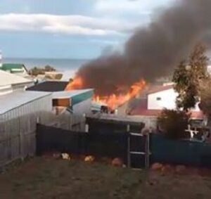 Voraz incendio en vivienda del Barrio Sur
