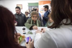 104 personas acudieron por medicamentos en primer día de farmacia comunal