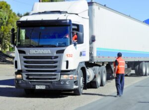 Camioneros magallánicos indignados acusan “cobro abusivo” en ruta de Río Gallegos