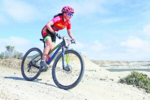 Destacada actuación de biker magallánica  Carola Sanhueza en Puerto Madryn