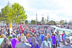 Cerca de mil personas despidieron a  copiloto fallecido en el rally de Natales