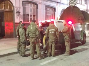Transeúnte salva a mujer de violento  asalto en pleno centro: dos detenidos