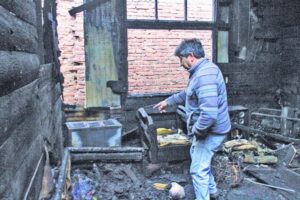 Un calentador habría originado incendio en vivienda de más de 80 años de antigüedad