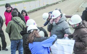 Autoridades sectoriales de la región inspeccionan obras de ciclovías en la Costanera del Estrecho de Magallanes