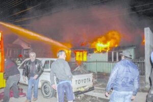 Cinco damnificados dejó incendio  en población Nuevo Horizonte