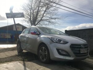 Mujer resultó lesionada en colisión ocurrida en O'Higgins esquina Club Hípico