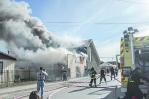 Calentador desató incendio que destruyó templo evangélico