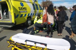 Estudiante cruzó corriendo la calle y resultó atropellado
