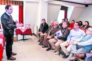 “Necesitamos municipios cercanos a la gente y eso lo puede hacer Radonich”