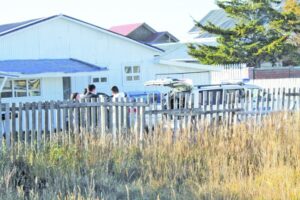 Fiscalía pide pericias en caso de mujer encontrada muerta al interior de un vehículo