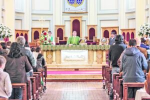 “En el Año de la Misericordia, llamamos al discernimiento, a escucharnos más”