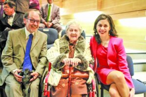 UMAG celebra 55 años y homenajea a “Roberto Bravo Navarro” con nombre de edificio de Rectoría
