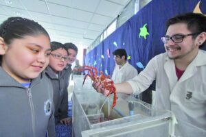 Estudiantes visitaron laboratorios  de Universidad de Magallanes