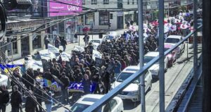 Multitudinaria marcha de sector público y hoy continúa el paro