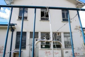 Reacciones por pago de grandes sumas en  arriendos mientras ex hospital sigue abandonado