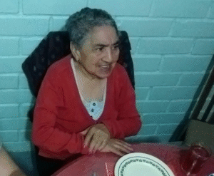 Abuela se extravió esta mañana y es buscada por familiares