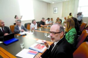 Quiebre en mesa del sector público: dirigentes convocan a paro nacional de 72 horas