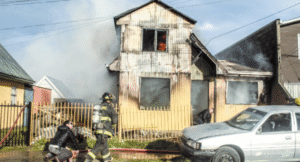 Damnificada por incendio: “Me quemaron mi casa”