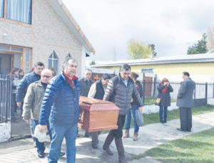 Emotivo funeral de anciana que sufrió quemaduras en hogar