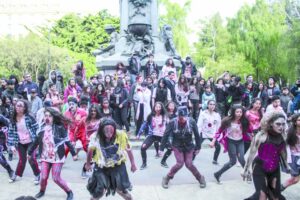 “Zombies Walk Puq” se tomó  las calles de Punta Arenas