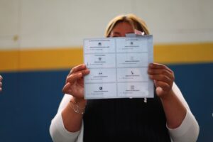 Silencio en la Nueva Mayoría y cruce  de acusaciones por desastre electoral